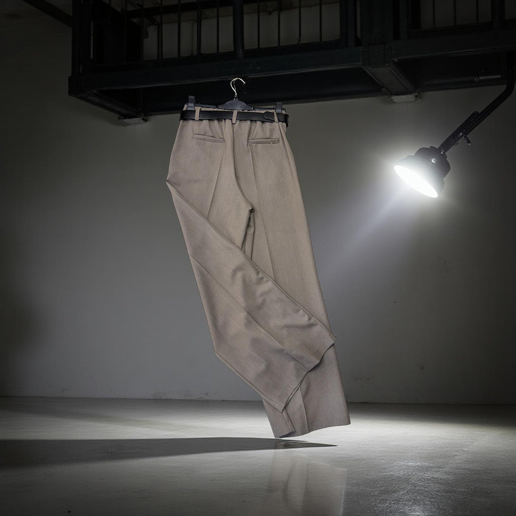 PANTALONE CON TASCHE A FRISO